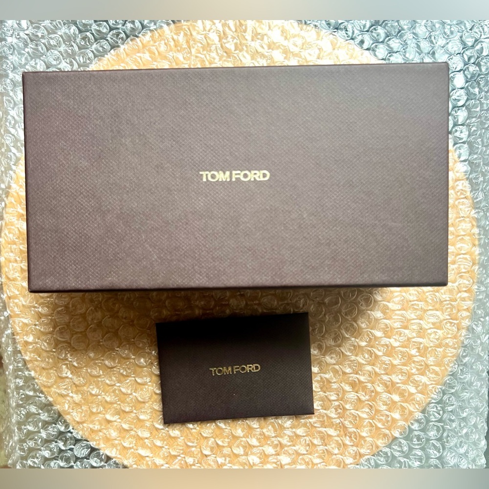 NWOT Tom Ford sunglasses box with cloth